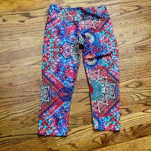 Onzie cropped leggings size medium. Like new